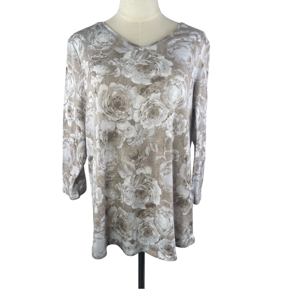 Chico's Muted Beige Floral Rose Print Knit Top Blouse V Neck Size 2
